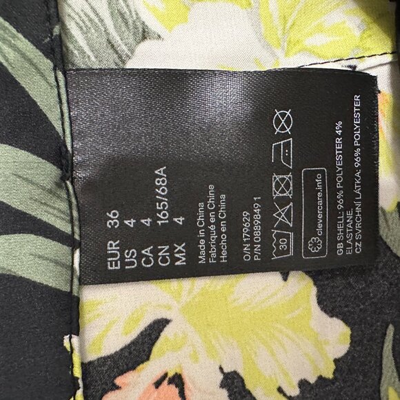 H&M DIVIDED Floral Wrap Skirt Size 4 - Picture 9 of 11